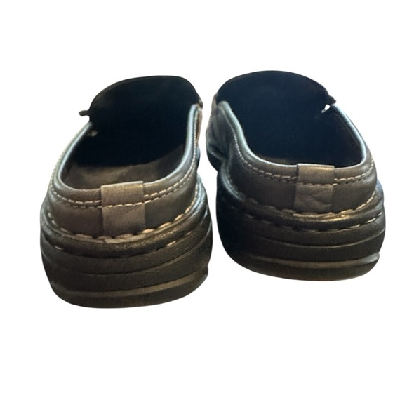 Sold - Picture 3 of 6